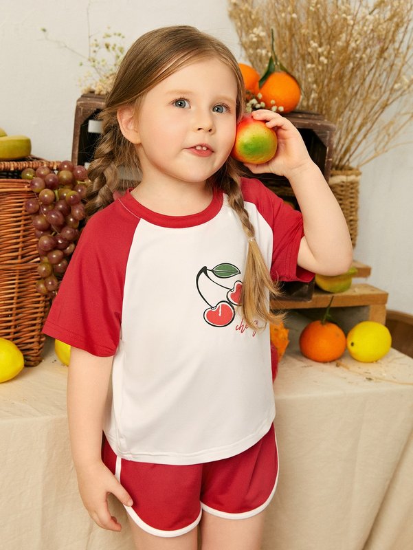 Toddler Girls Raglan Sleeve Cherry and Letter Print Top & Dolphin Shorts Set SHE