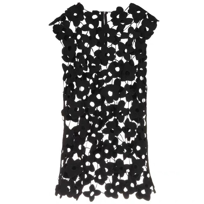 VGH Elegant Solid Embroidered Vests For Women O Neck Sleeveless Korean Straight Hollow Out Tank Tops Females Summer Fashion 220325