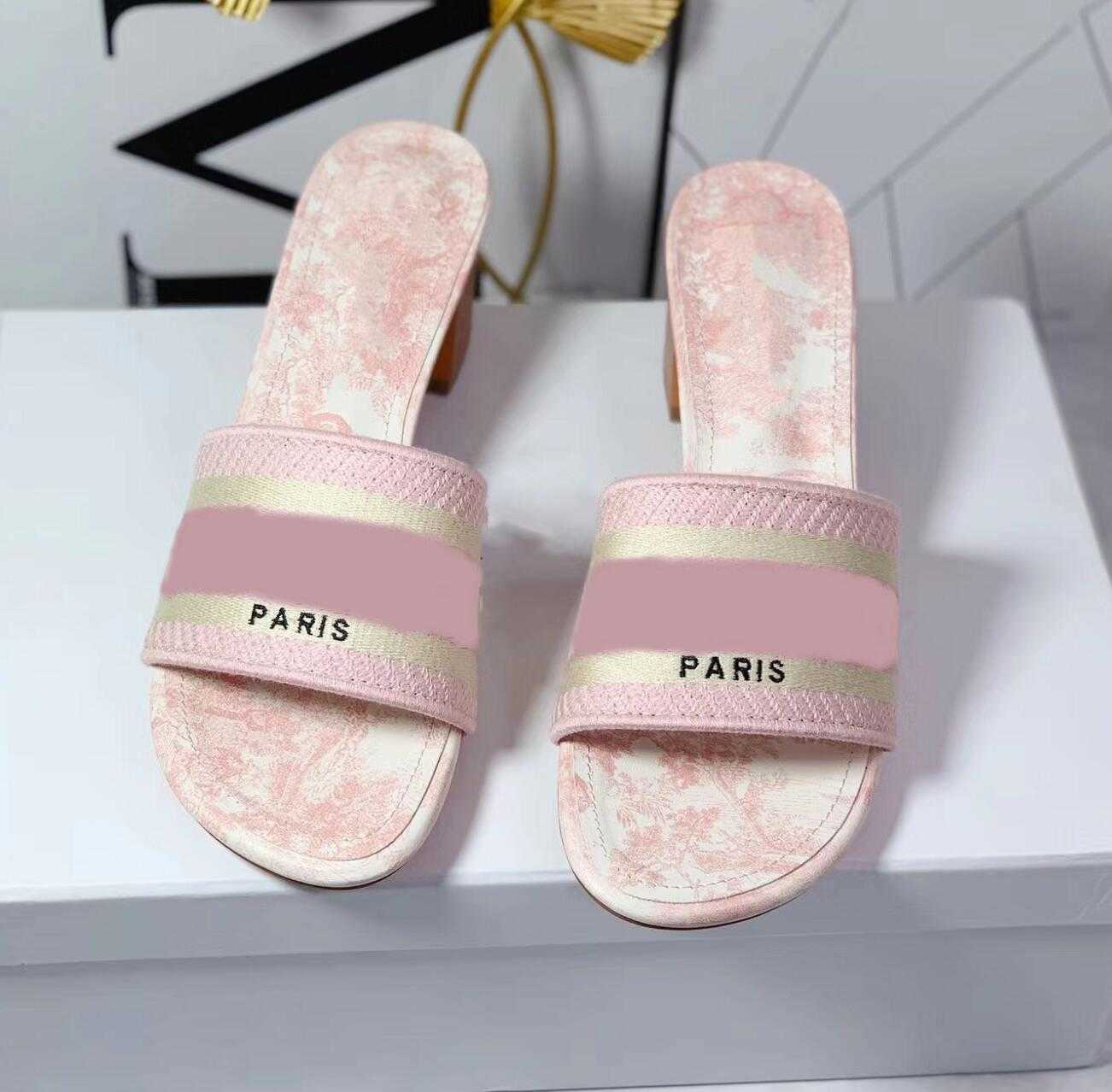 Women's Designer High Heel Slippers Top Quality Embroidery Chunky Heels Sandals Beach Shoes Sandal Luxury Women Summer Dress Sandals Fashion, Box
Women's Designer High Heel Slippers Top Quality Embroidery Chunky Heels Sandals Beach Shoes Sandal Luxury Women Summer Dress Sandals Fashion, Box