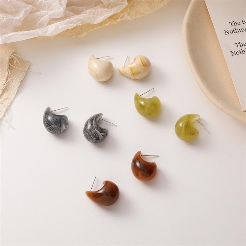 Dangle & Chandelier French Retro Water Drop Resin Women's Earrings Simple Fashion Exaggerated Compact Personality Geometric Acrylic Jewe 
Dangle & Chandelier French Retro Water Drop Resin Women's Earrings Simple Fashion Exaggerated Compact Personality Geometric Acrylic Jewe
