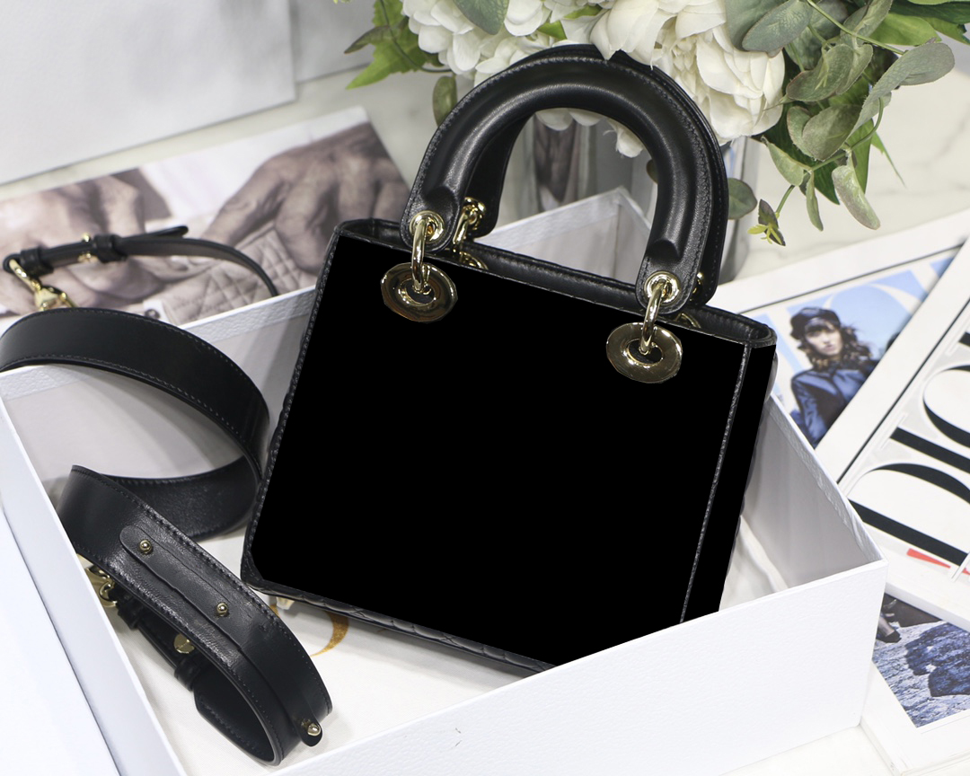 Womens LuxuryShoulder Bags Caro Designer Handbags Crossbody Bag With Chains Ladies Handbag Fashion Totes Backpacks Free Ship, White
Womens LuxuryShoulder Bags Caro Designer Handbags Crossbody Bag With Chains Ladies Handbag Fashion Totes Backpacks Free Ship, White