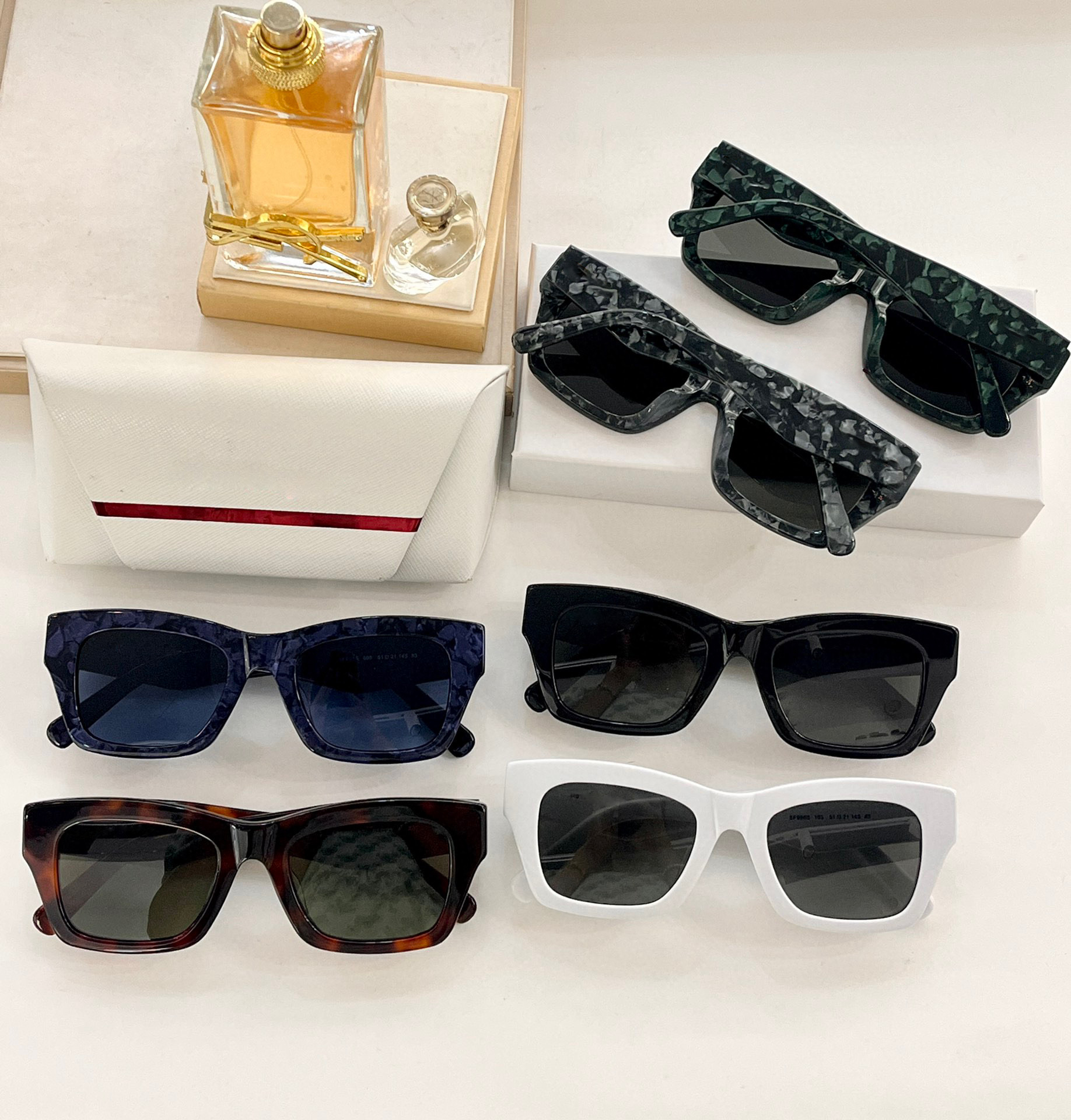 Men Sunglasses For Women Latest Selling Fashion Sun Glasses Mens Sunglass Gafas De Sol Top Quality Glass UV400 Lens With Random Matching Box 996
Men Sunglasses For Women Latest Selling Fashion Sun Glasses Mens Sunglass Gafas De Sol Top Quality Glass UV400 Lens With Random Matching Box 996