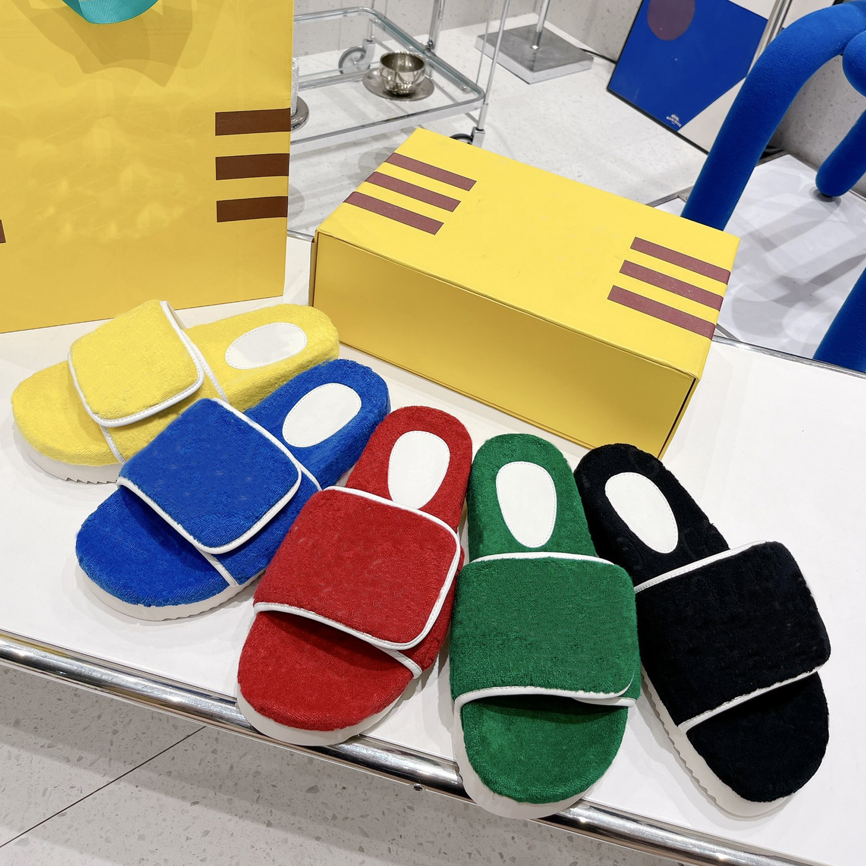 Designer New style Slippers Sandal Sliders thick bottom non-slip soft bottom fashion G house slipper women wear flip flopes 35-40 us 5-us 8.5, Green
Designer New style Slippers Sandal Sliders thick bottom non-slip soft bottom fashion G house slipper women wear flip flopes 35-40 us 5-us 8.5, Green