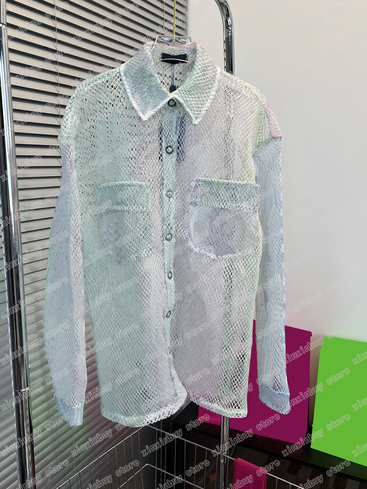 22ss Men Designers Casual Shirts tee Gradient Hollow Out Plaid long sleeve Man High street style Streetwear white black xinxinbuy S-XL
22ss Men Designers Casual Shirts tee Gradient Hollow Out Plaid long sleeve Man High street style Streetwear white black xinxinbuy S-XL