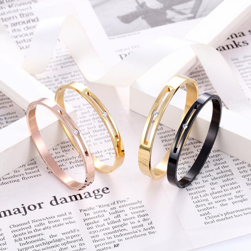 Bangle Design Gold Rose Black Hollow Middle Cubic Zirconia Couple & Bracelet Brilliant Jewelry Wedding GiftBangle
Bangle Design Gold Rose Black Hollow Middle Cubic Zirconia Couple & Bracelet Brilliant Jewelry Wedding GiftBangle