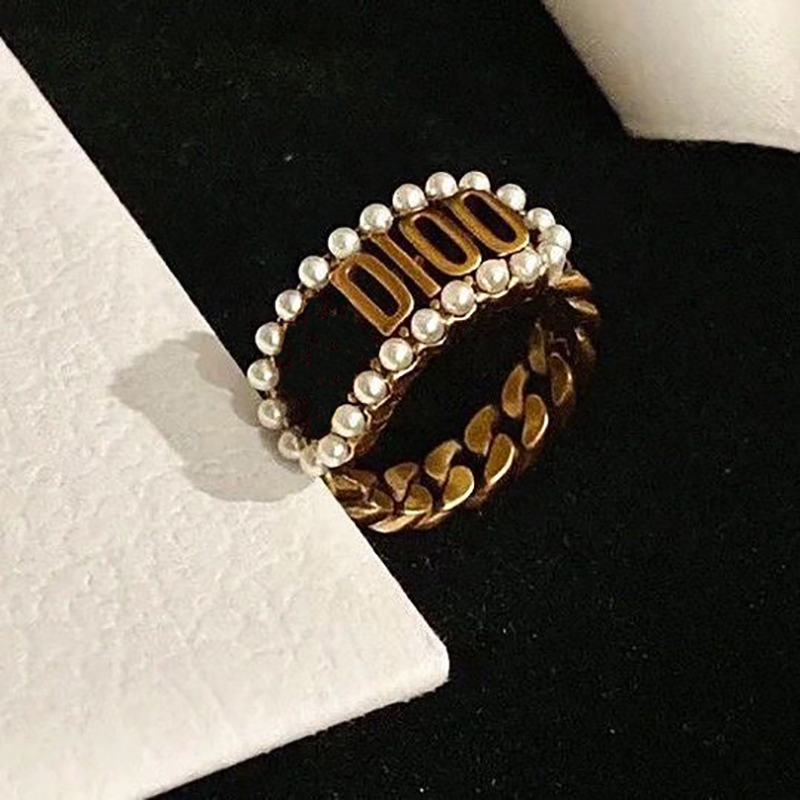 Fashion Designer Rings For Womens Girls Luxurys Designers Brand Letter Rings Luxury Jewelry For Lovers Couple Ring 22052402CY
Fashion Designer Rings For Womens Girls Luxurys Designers Brand Letter Rings Luxury Jewelry For Lovers Couple Ring 22052402CY