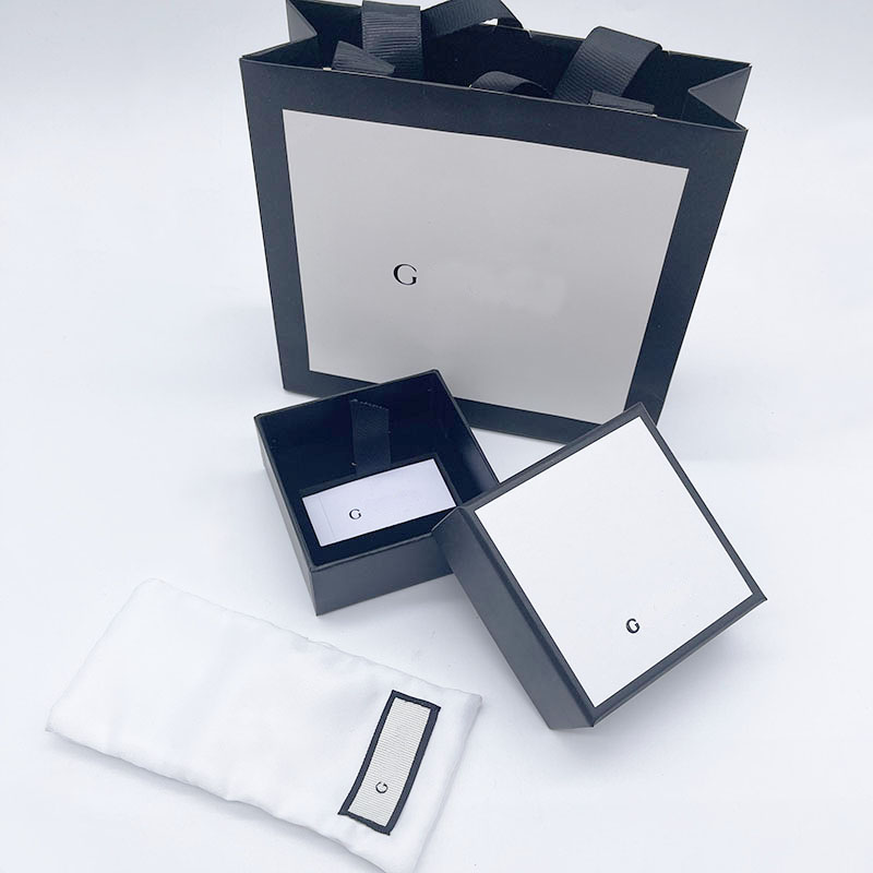 Hot Selling Earring Jewelry Box with Stamp Letter Jewelry Packaging Display Case Box Square Black White High Quality
Hot Selling Earring Jewelry Box with Stamp Letter Jewelry Packaging Display Case Box Square Black White High Quality