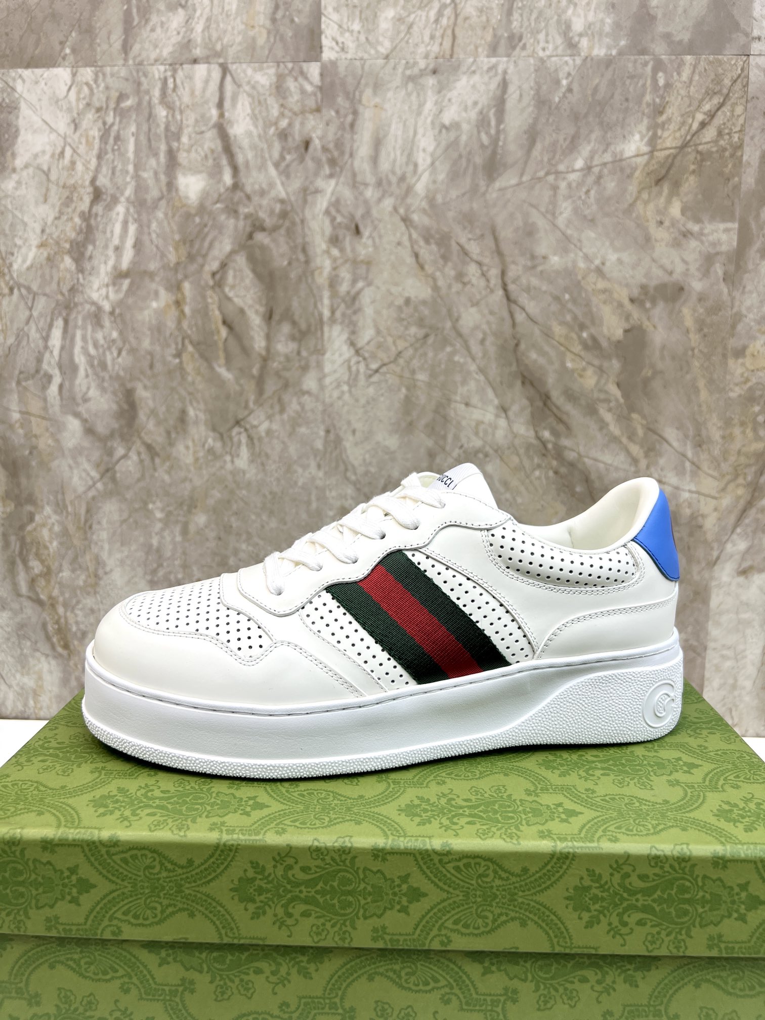 Men's Sneakers 669698 Full Leather Webbing Couple Shoes, Khaki
Men's Sneakers 669698 Full Leather Webbing Couple Shoes, Khaki