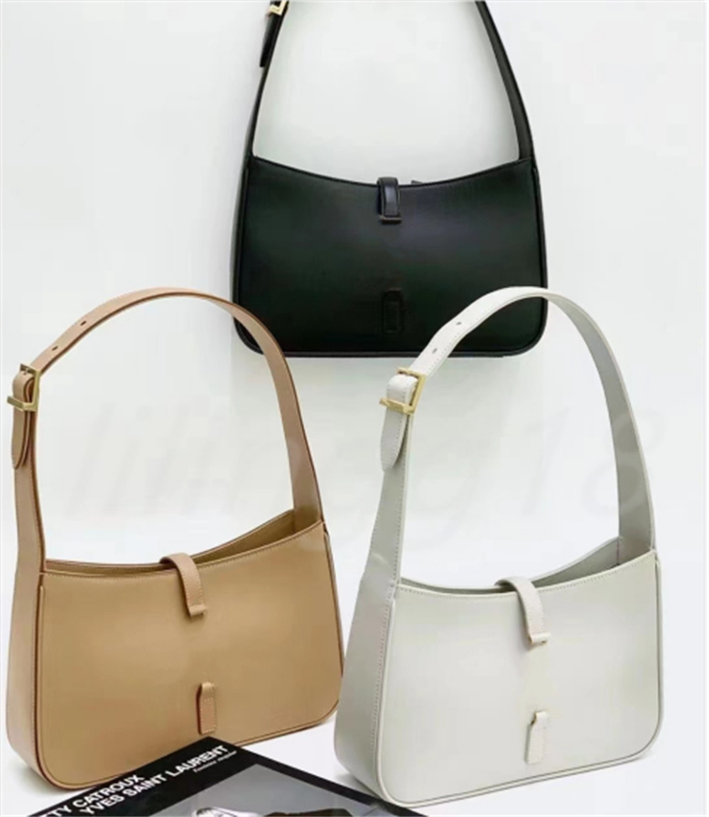 5A Top handbag brand new crocodile leather shoulder bag handbags high quality cross bag heart-shaped decorative tarpaulin real leather bag wholesale, Box
5A Top handbag brand new crocodile leather shoulder bag handbags high quality cross bag heart-shaped decorative tarpaulin real leather bag wholesale, Box