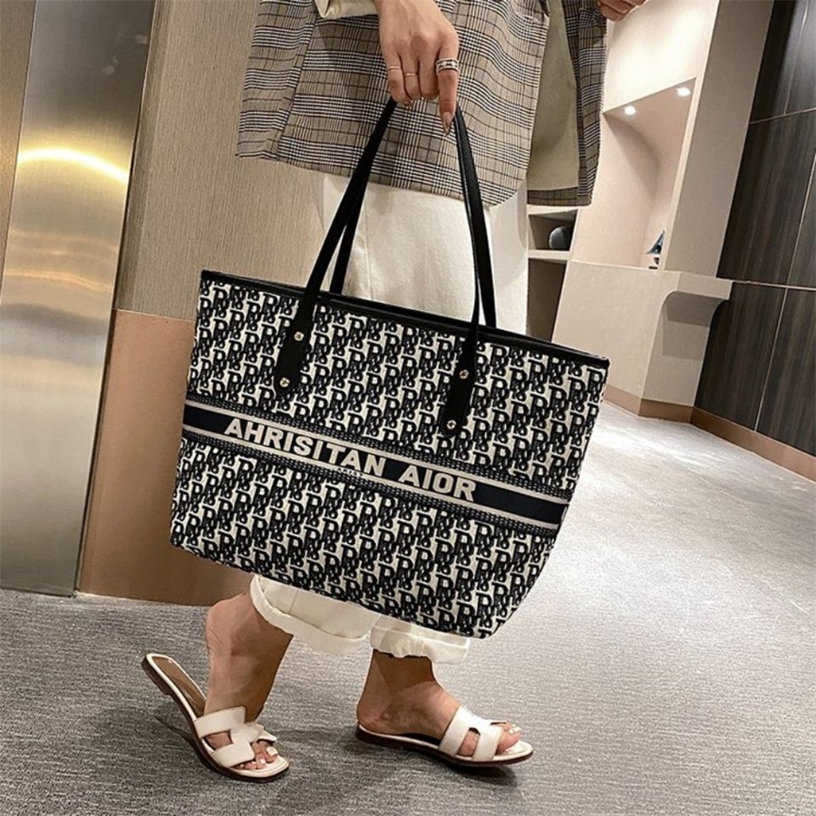 20% OFF 2022 high quality new fashion trendy bags Korean net red shoulder large capacity women's Tote versatile leisure, Sky blue
20% OFF 2022 high quality new fashion trendy bags Korean net red shoulder large capacity women's Tote versatile leisure, Sky blue
