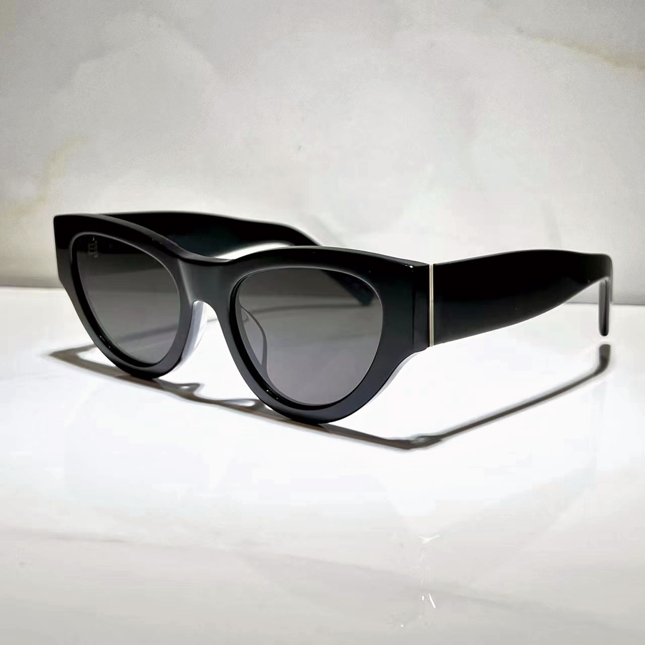Sunglasses For Men Women Summer M94 Style Anti-Ultraviolet Retro Plate Cay Eye Full Frame Random Box
Sunglasses For Men Women Summer M94 Style Anti-Ultraviolet Retro Plate Cay Eye Full Frame Random Box