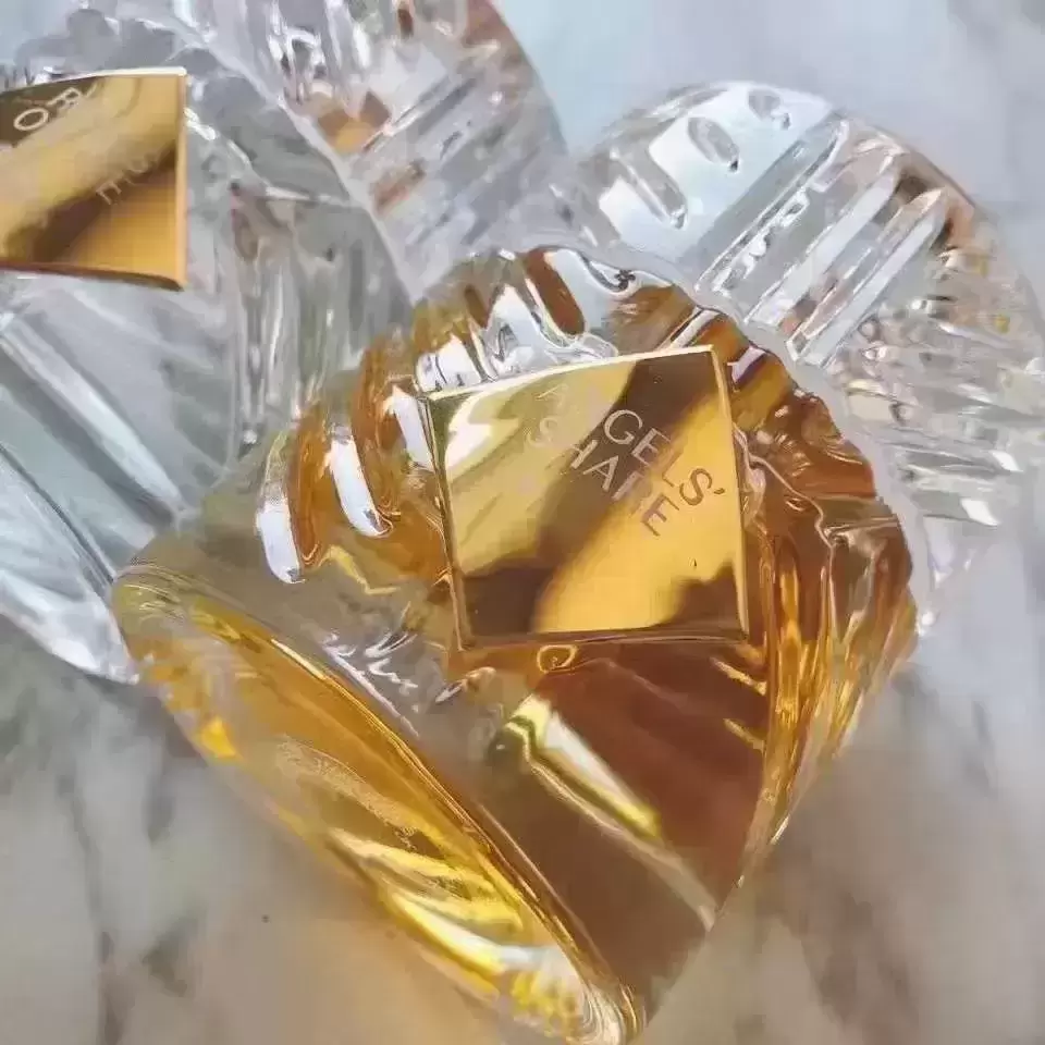 Perfume 50ml Woman Fragrance Eau De Parfum Long Lasting Strong Smell EDP ROSES ON ICE ANGELS SHARE Lady Cologne Spray High Qual 67977-PA 79937-PARIS
Perfume 50ml Woman Fragrance Eau De Parfum Long Lasting Strong Smell EDP ROSES ON ICE ANGELS SHARE Lady Cologne Spray High Qual 67977-PA 79937-PARIS