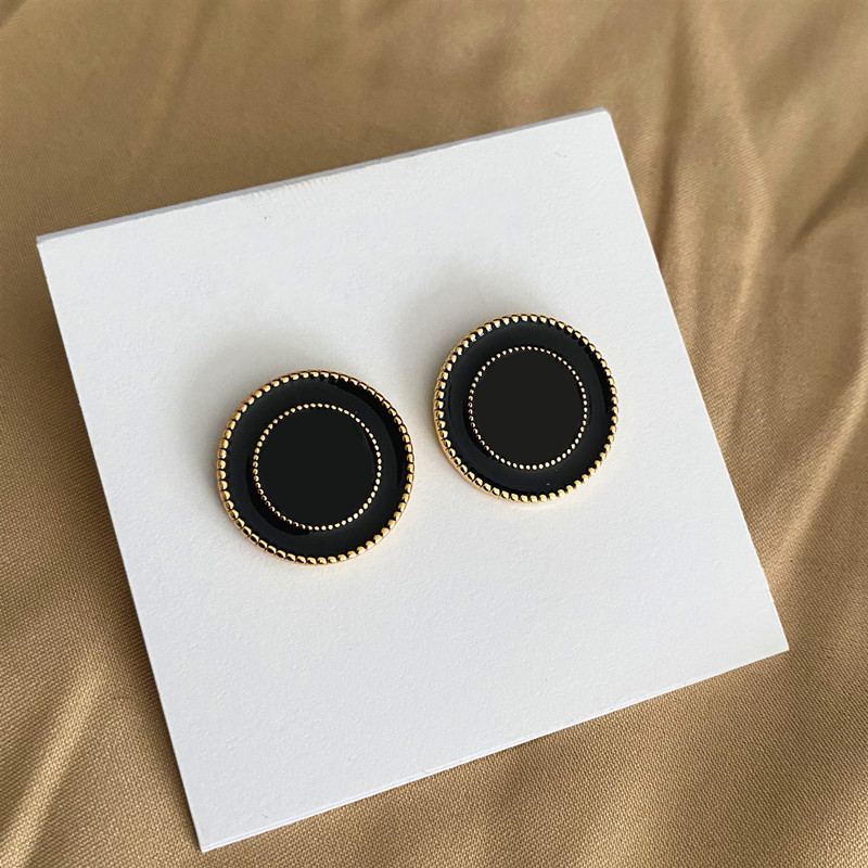 2022 Top Quality Brass Luxury Women Fashion Studs Original Single Design Enamel Glaze Inlay Earrings Enamel Classic Jewelry
2022 Top Quality Brass Luxury Women Fashion Studs Original Single Design Enamel Glaze Inlay Earrings Enamel Classic Jewelry