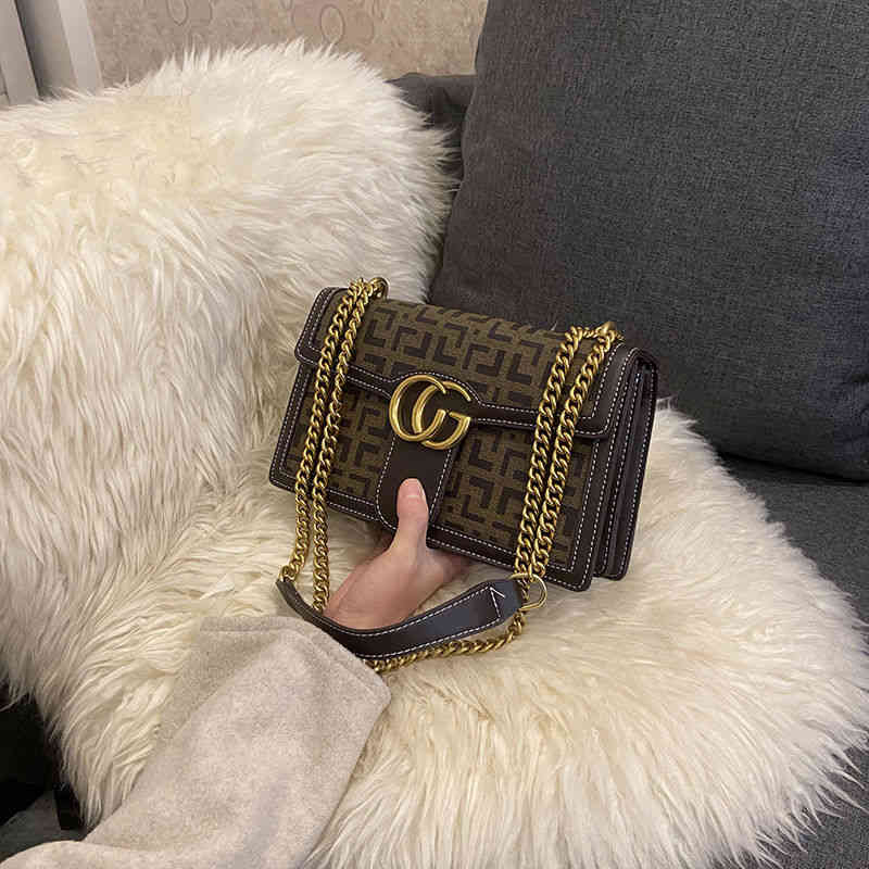 2022 Factory Wholesale New Temperament double chain single shoulder women's ins fire high tide net red old flower versatile messenger bag, Versatile black
2022 Factory Wholesale New Temperament double chain single shoulder women's ins fire high tide net red old flower versatile messenger bag, Versatile black