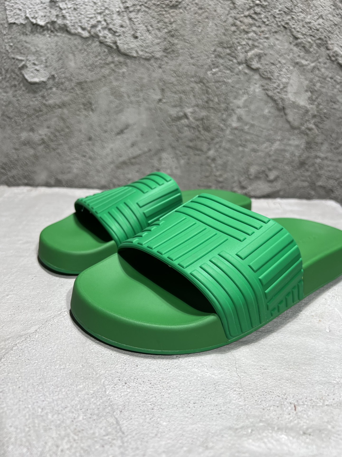 2022 year summer new high quality women and mens designer Slippers Sport high beautiful Desert Sand Slides Beach Vermillion outdoor slippers, Multi 3
2022 year summer new high quality women and mens designer Slippers Sport high beautiful Desert Sand Slides Beach Vermillion outdoor slippers, Multi 3