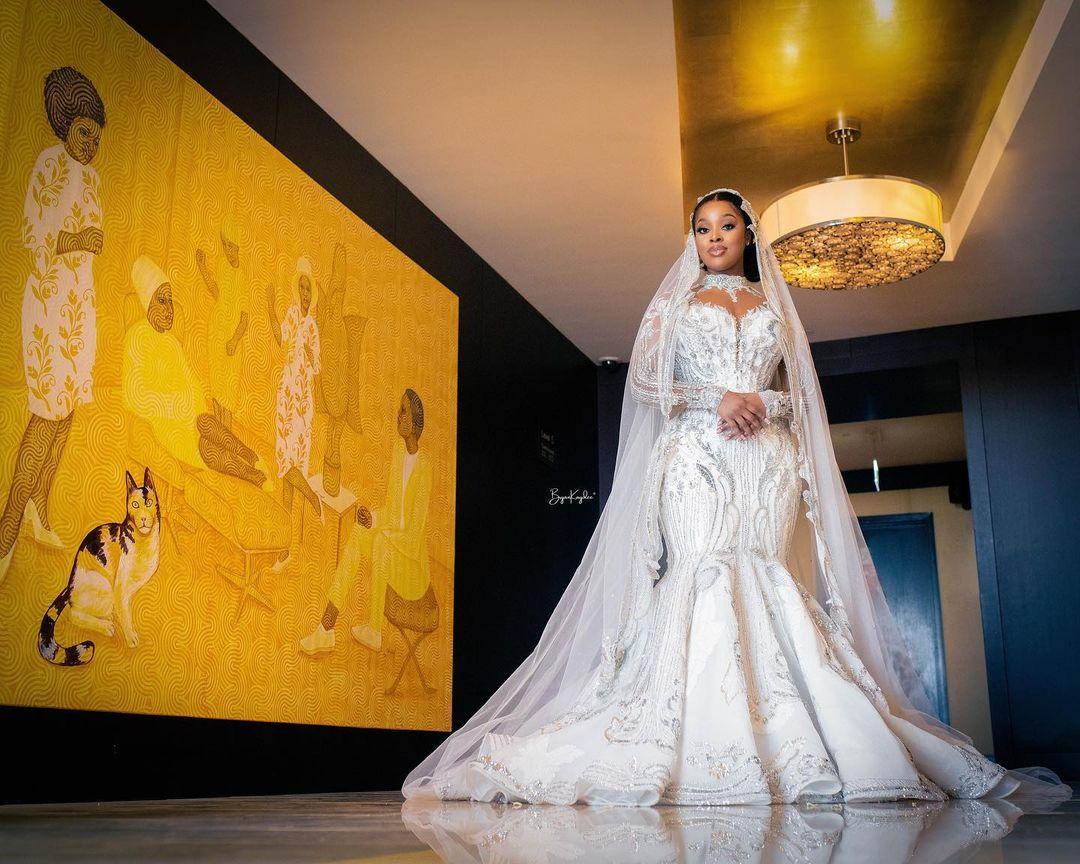 Mermaid Luxurious Sparkly Wedding Dress Plus Size Arabic Aso Ebi Sheer Neck Lace applique illusion long sleeve Bridal Gowns