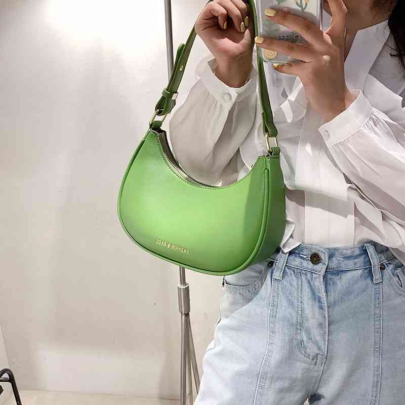 new versatile one shoulder armpit Bag Messenger Bag soft leather dumpling bag mobile phone, Beige
new versatile one shoulder armpit Bag Messenger Bag soft leather dumpling bag mobile phone, Beige