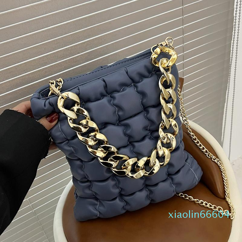 Designer-Evening bag Women Pleated Plaid Thick Chain Tote Bag PU Leather Women's Handbag Shoulder Messenger, Black
Designer-Evening bag Women Pleated Plaid Thick Chain Tote Bag PU Leather Women's Handbag Shoulder Messenger, Black