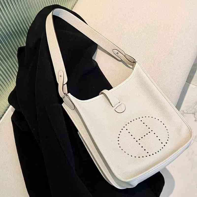 Designer 22SS Herme Handbags H family high value Evelyns's bag female h hollow out leather bucket bag student large capacity One Shoulder Messenger class bag, Black (imported cow leather)
Designer 22SS Herme Handbags H family high value Evelyns's bag female h hollow out leather bucket bag student large capacity One Shoulder Messenger class bag, Black (imported cow leather)
