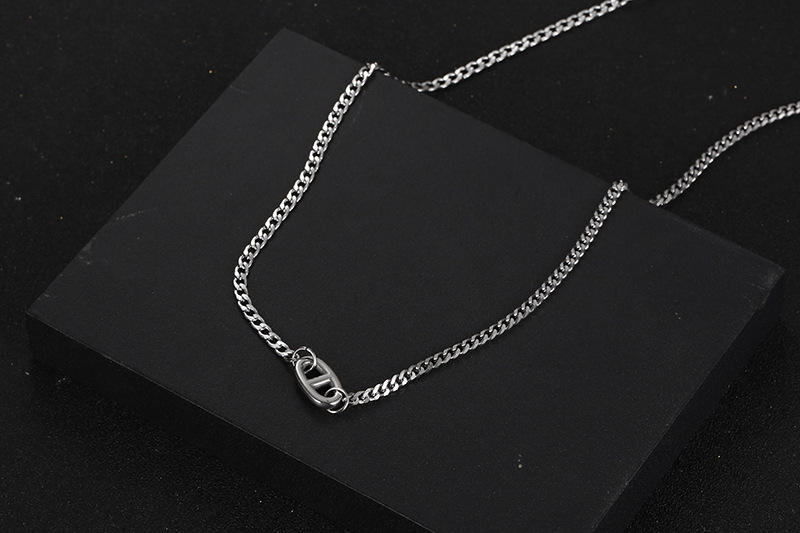 Titanium Steel Necklace Niche Design Sense Senior Temperament Female Pendant Necklaces