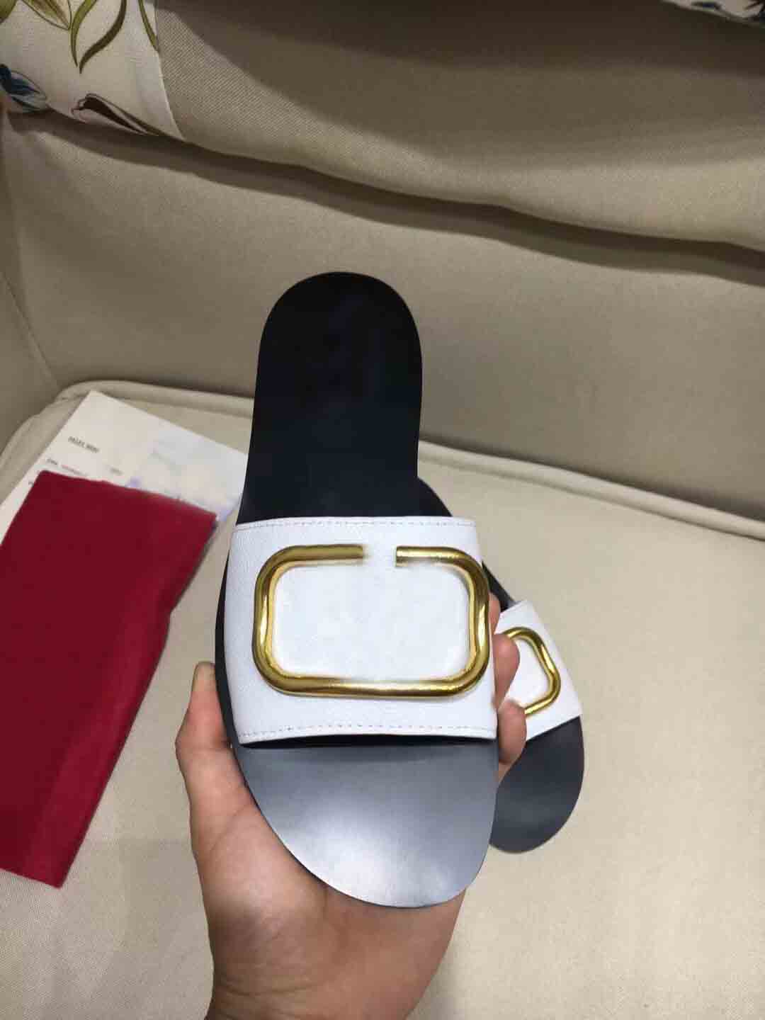 2022 New design slippers rubber sole sheep upper sandals women's fashion flat bottom with buckle decorative slippers 35-45, Black
2022 New design slippers rubber sole sheep upper sandals women's fashion flat bottom with buckle decorative slippers 35-45, Black
