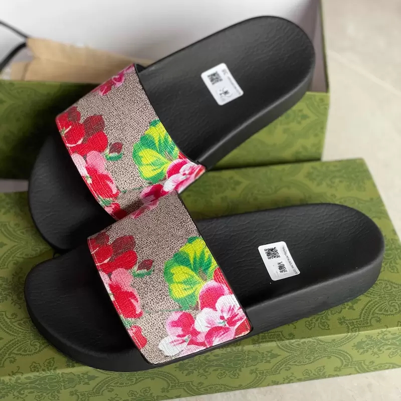 Men Women slipper Slides Designer G Sandals Shoes black white red Floral Slippers Leather Rubber Flats Sandal Loafers Gear E Sandale sliede
Men Women slipper Slides Designer G Sandals Shoes black white red Floral Slippers Leather Rubber Flats Sandal Loafers Gear E Sandale sliede