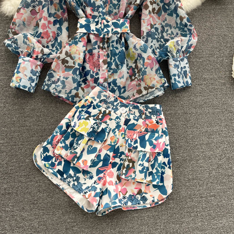 Fried Street Spring And Summer Ladies Style Temperament Puff Sleeve Shirt Women Retro Printed Wide Leg Shorts Two-piece Set 220506