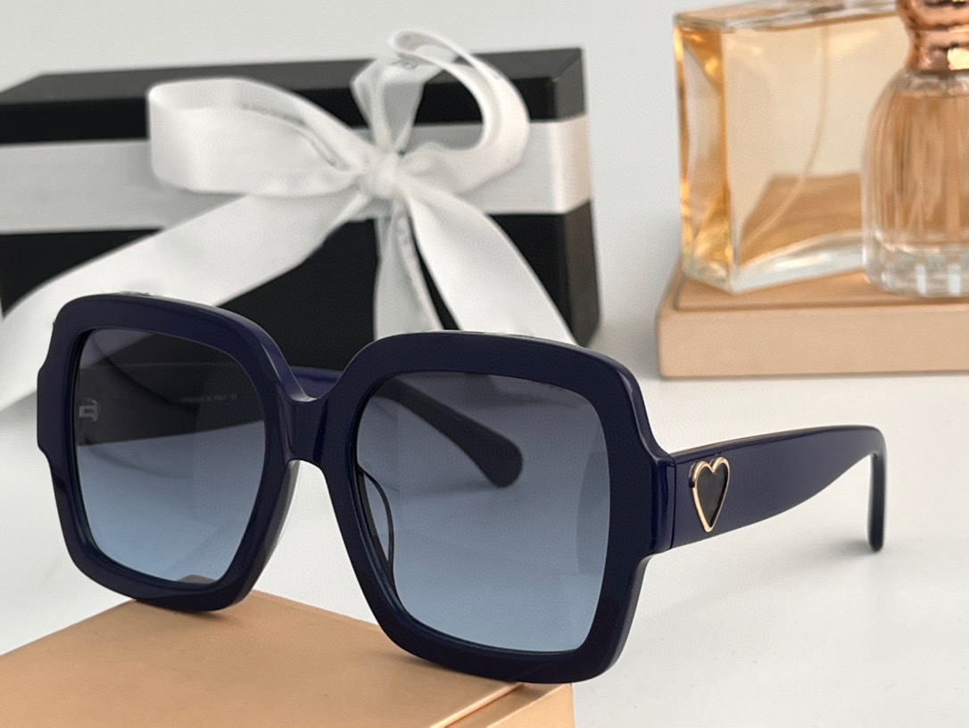 Womens Sunglasses For Women Men Sun Glasses Mens 5479 Fashion Style Protects Eyes UV400 Lens Top Quality With Random Box
Womens Sunglasses For Women Men Sun Glasses Mens 5479 Fashion Style Protects Eyes UV400 Lens Top Quality With Random Box