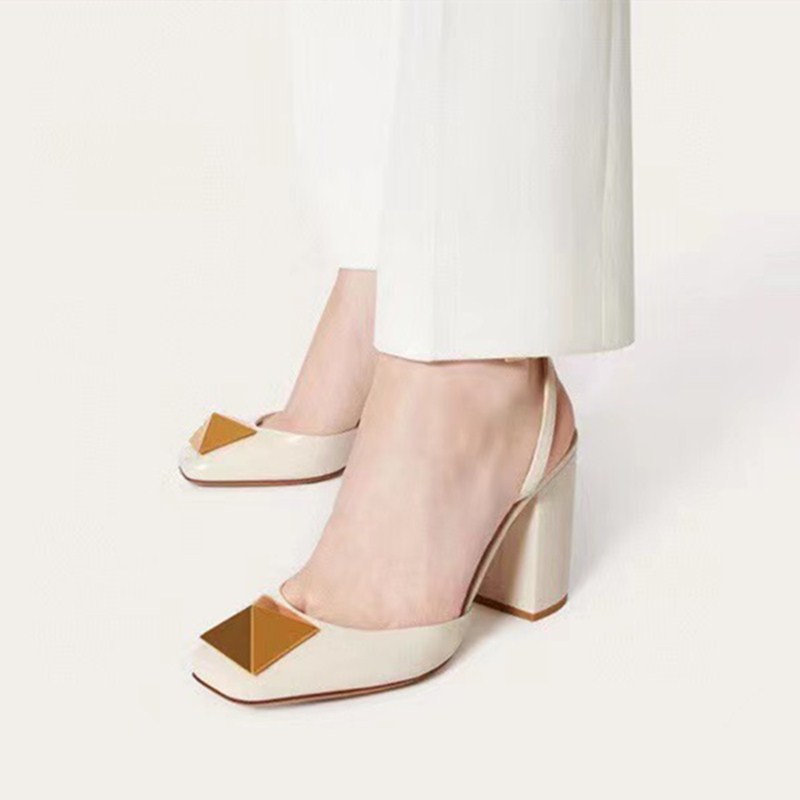 Designer Women's High Heel Sandals Leather party fashion banquet shoes Summer sexy thick heel Willow nail buckle runway runway shoes 9CM heel, Redbox
Designer Women's High Heel Sandals Leather party fashion banquet shoes Summer sexy thick heel Willow nail buckle runway runway shoes 9CM heel, Redbox