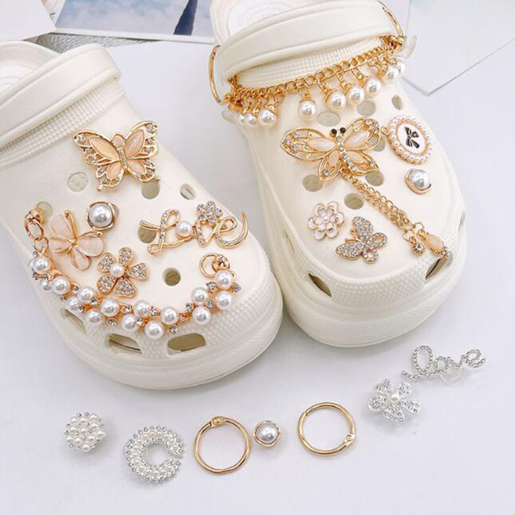 wholesale hot sell hole graden shoe accessories metal clog charms Removable chain shoes buckle pearl small fragrance shoe flower