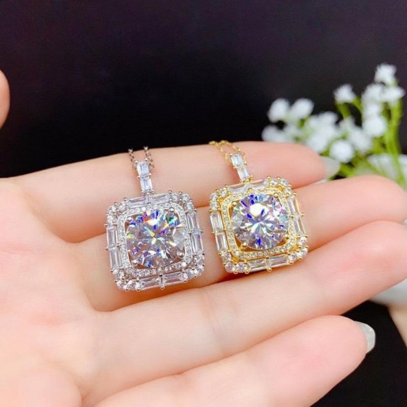 Pendant Necklaces Big 5ct Moissanite Super Styles Ladies Party Play 925 Pure Silver Luxury Jewelry DesignersPendant
Pendant Necklaces Big 5ct Moissanite Super Styles Ladies Party Play 925 Pure Silver Luxury Jewelry DesignersPendant