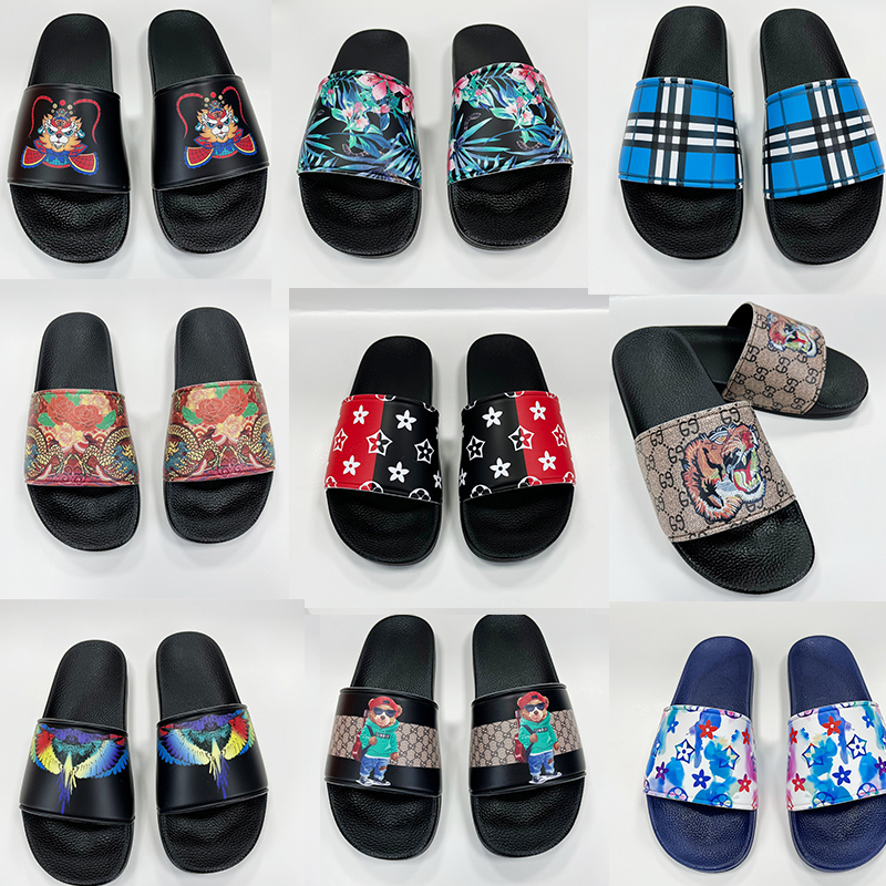 Luxury Slides Sandals Designer slippers Shoes with printing Grid pattern Summer Beach Sandal Slipper Flat men platform flip flops sneakers 36-45, 199
Luxury Slides Sandals Designer slippers Shoes with printing Grid pattern Summer Beach Sandal Slipper Flat men platform flip flops sneakers 36-45, 199
