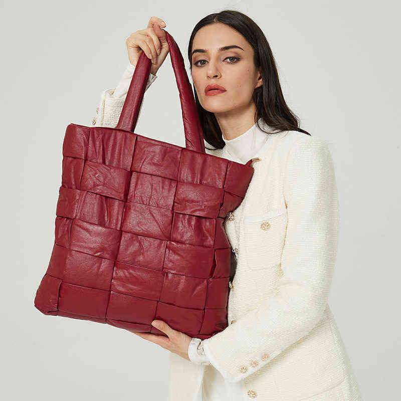 Leather Woven Tote Handbag Large Capacity Padded Quilted Shoulder Shopper Bag 220616
Leather Woven Tote Handbag Large Capacity Padded Quilted Shoulder Shopper Bag 220616