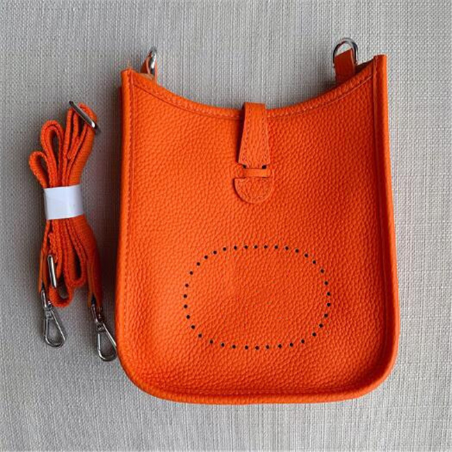 Luxury Lady Handbags Designer Bags Shoulder Crossbody Hollow Out Letter Bucket Bags Genuine Leather Soft Purse Wallets Messenger Bag
Luxury Lady Handbags Designer Bags Shoulder Crossbody Hollow Out Letter Bucket Bags Genuine Leather Soft Purse Wallets Messenger Bag