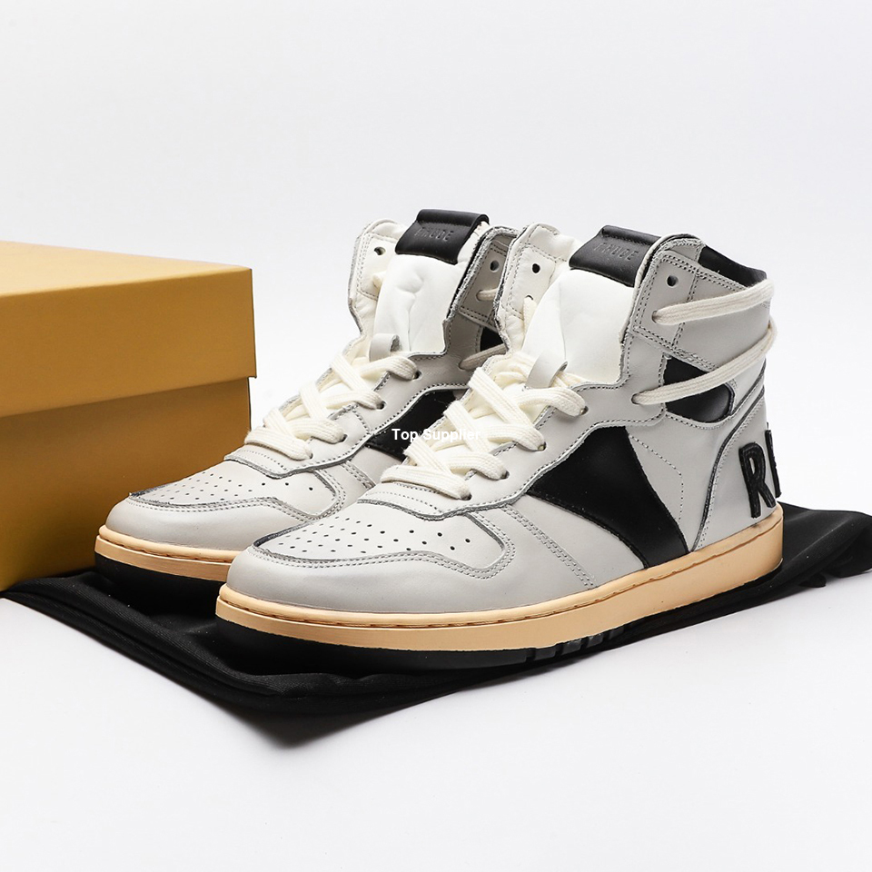 TOP. Rhude Rhecess Distressed Leather High-top Sneakers for Men Skates Designer Shoes Women Skate Boot Mens Skateboard Boots Womens Sports Shoe in White Black, 05afo15003
TOP. Rhude Rhecess Distressed Leather High-top Sneakers for Men Skates Designer Shoes Women Skate Boot Mens Skateboard Boots Womens Sports Shoe in White Black, 05afo15003