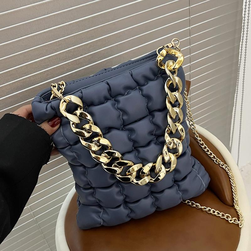 Evening Bags Pleated Plaid Thick Chain Tote Bag 2022 Winter PU Leather Women's Designer Handbag Shoulder Messenger, Black
Evening Bags Pleated Plaid Thick Chain Tote Bag 2022 Winter PU Leather Women's Designer Handbag Shoulder Messenger, Black