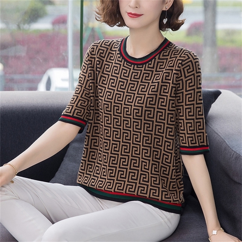 Women Summer Mothers Pullover Clothes Plus Size Short Sleeve Loose Kintted T-shirt Printed Haraju Retro Middle-aged 6XL Tops 220321, Black
Women Summer Mothers Pullover Clothes Plus Size Short Sleeve Loose Kintted T-shirt Printed Haraju Retro Middle-aged 6XL Tops 220321, Black