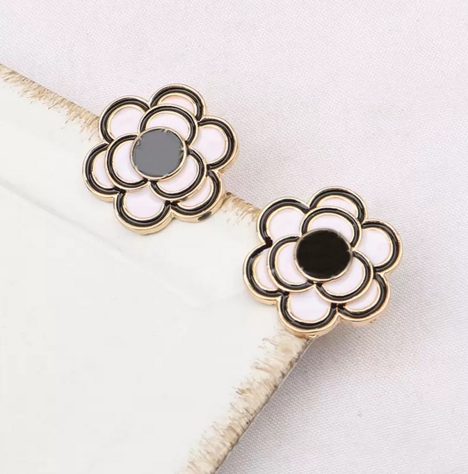20style 18K Gold Plated Luxury Brand Designers Letters Print Stud Hoop Geometric Exaggerate Women Tassel Crystal Rhinestone Pearl Earring Wedding Party Jewerlry
20style 18K Gold Plated Luxury Brand Designers Letters Print Stud Hoop Geometric Exaggerate Women Tassel Crystal Rhinestone Pearl Earring Wedding Party Jewerlry