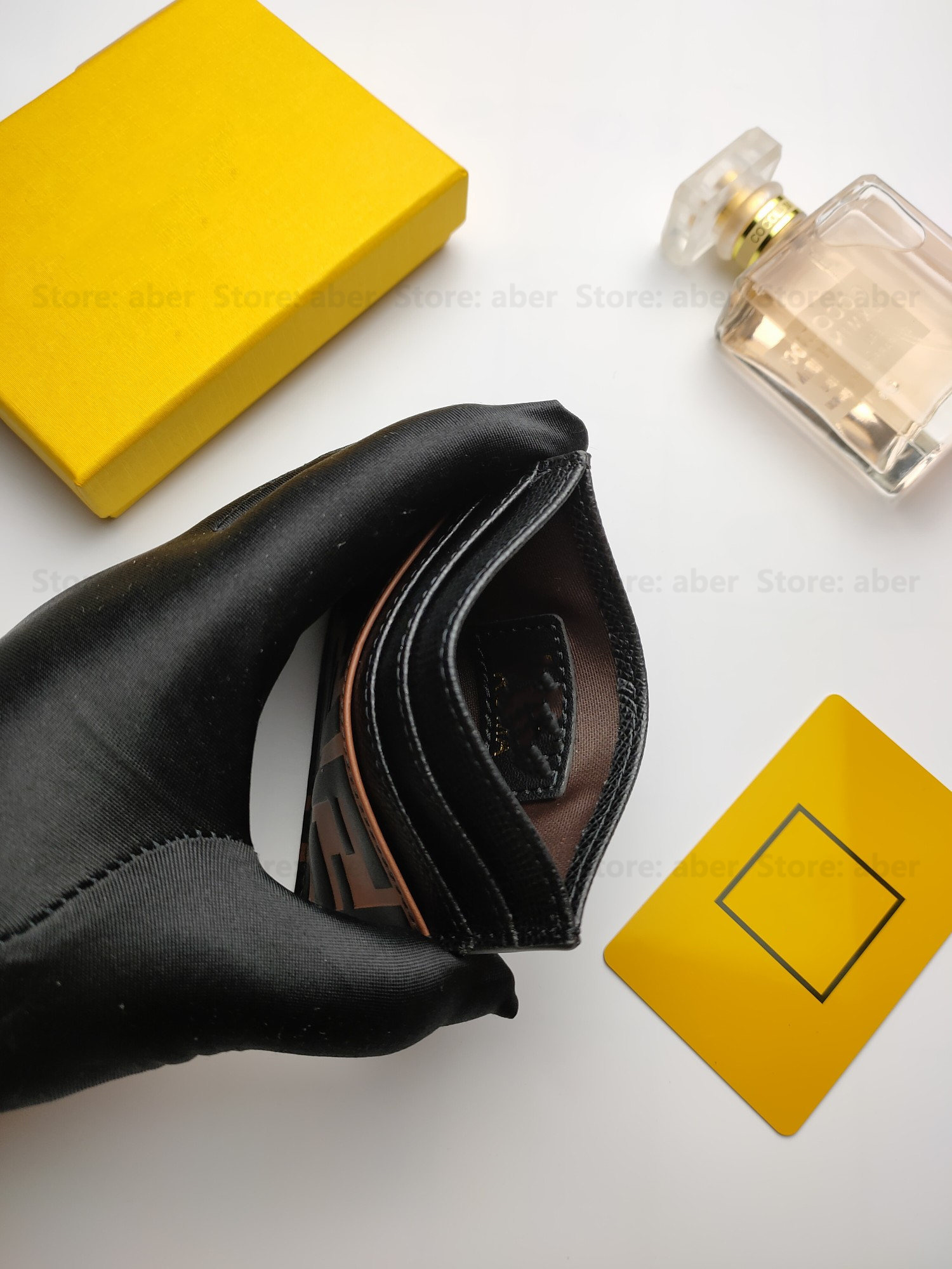 Women Luxury Designer Woman roma card holder women's Holders Womens men Purses Ladies bag With Box Designer purse Double sided Credit Cards Coin Mini Wallets 0445, Brown
Women Luxury Designer Woman roma card holder women's Holders Womens men Purses Ladies bag With Box Designer purse Double sided Credit Cards Coin Mini Wallets 0445, Brown