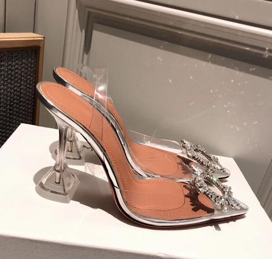 Designer-AMINA MUADDI Perfect Official Quality Amina Shoes Begum Crystal-embellished Pvc Slingback Pumps Muaddi Restocks Begum jon, Same as the picture
Designer-AMINA MUADDI Perfect Official Quality Amina Shoes Begum Crystal-embellished Pvc Slingback Pumps Muaddi Restocks Begum jon, Same as the picture