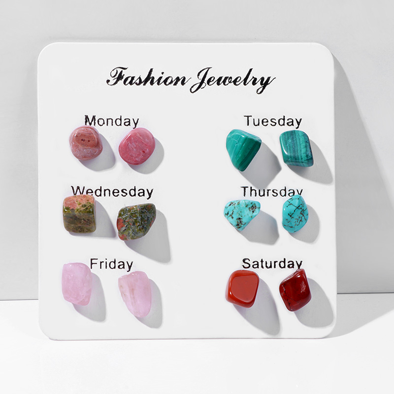 Women's Earrings Irregular Mini Natural Chip Stone Stud Earrings For Women Girl Week Theme Wedding Fashion Jewelry