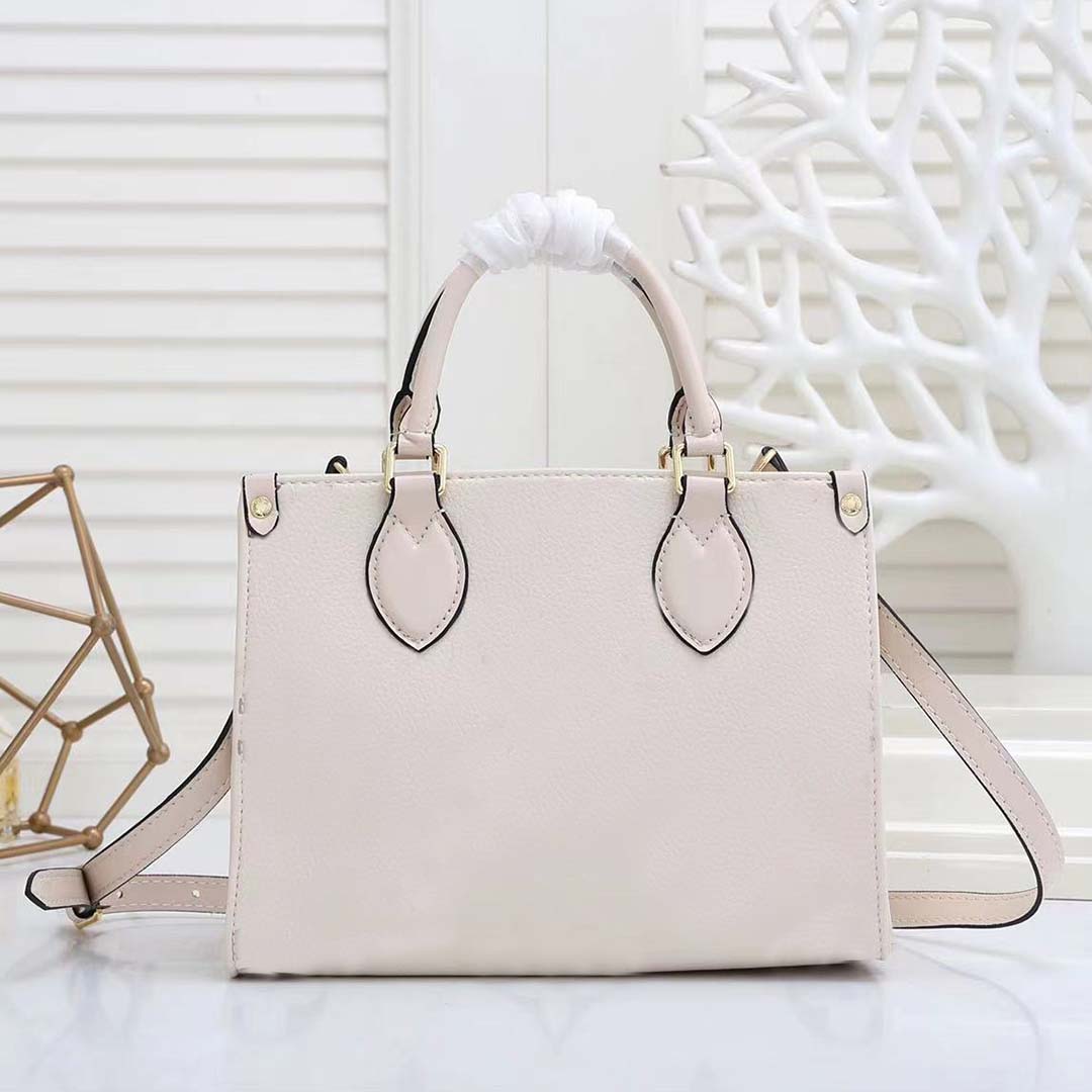 Designer Shopping Bags ON THEGO BagsMonogram Embossed Pattern Ladies Shoulder Bags Detachable Strap Tote Bagss Large Capacity Cross body Bag, White size: 34cm
Designer Shopping Bags ON THEGO BagsMonogram Embossed Pattern Ladies Shoulder Bags Detachable Strap Tote Bagss Large Capacity Cross body Bag, White size: 34cm