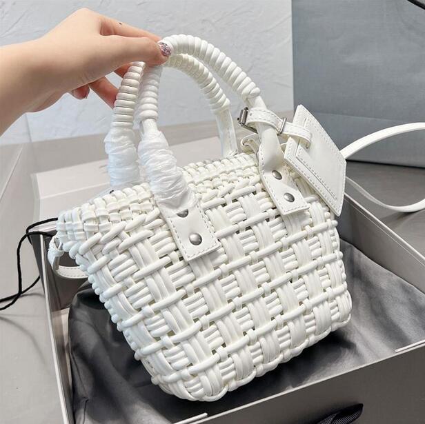 Designers Bistro XS Basket bag With Strap in white varnished fake calfskin Women High Quality Summer Beach Fashion Shoulder Crossbody Purses Mini Clutch Bag, 02
Designers Bistro XS Basket bag With Strap in white varnished fake calfskin Women High Quality Summer Beach Fashion Shoulder Crossbody Purses Mini Clutch Bag, 02