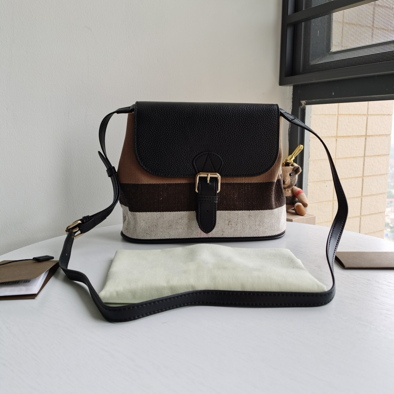 2 color top handbag men leathers shoulder bags retro classic leather flap buckle fashionable fashionable multi-pocket storage casual commuter women bag, ##
2 color top handbag men leathers shoulder bags retro classic leather flap buckle fashionable fashionable multi-pocket storage casual commuter women bag, ##