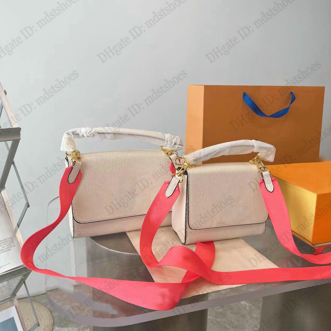 M59416 TWIST Shoulder Bags MM PM Twist-lock Epi Flap Bag 3D Printed Gradient Colorway Bold Bright Strap Designer Cross Body Womens Handle Bag
M59416 TWIST Shoulder Bags MM PM Twist-lock Epi Flap Bag 3D Printed Gradient Colorway Bold Bright Strap Designer Cross Body Womens Handle Bag