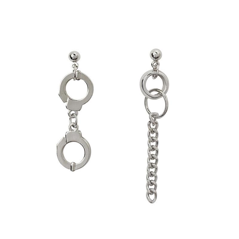 Dangle & Chandelier Fashion Creative Trend Individuality Hip Hop Classic Asymmetric Handcuffs Alloy Ear Clips Drop Earrings For Women
Dangle & Chandelier Fashion Creative Trend Individuality Hip Hop Classic Asymmetric Handcuffs Alloy Ear Clips Drop Earrings For Women