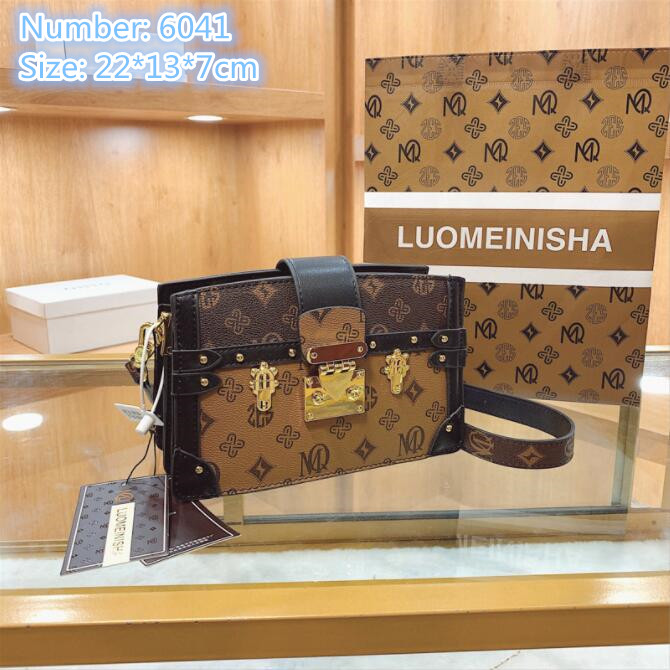 Wholesale ladies leathers shoulder bags elegant double-sided color women handbag personalized rivet fashion messenger bag old color letters retro handbags, Brown-6041-(with tag)
Wholesale ladies leathers shoulder bags elegant double-sided color women handbag personalized rivet fashion messenger bag old color letters retro handbags, Brown-6041-(with tag)