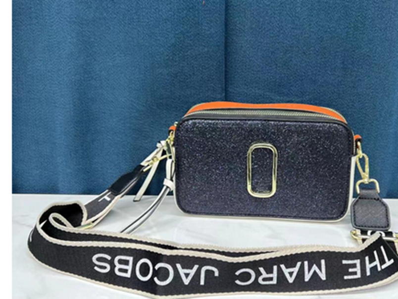 DDS 2022 New Marc Jocobs Camera Bag First Layer Bag Double Zipper Wide Shoulder Strap Messenger bags for women purse handbag, No box
DDS 2022 New Marc Jocobs Camera Bag First Layer Bag Double Zipper Wide Shoulder Strap Messenger bags for women purse handbag, No box