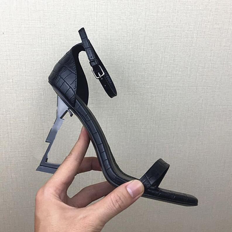 Top Designer Womens Shoes High Heel Dress Shoe Ballet Luxury Red Heels Sandals Leather Flat Sneakers Ladies Work Wedding Party Boots Heatshoes 35
Top Designer Womens Shoes High Heel Dress Shoe Ballet Luxury Red Heels Sandals Leather Flat Sneakers Ladies Work Wedding Party Boots Heatshoes 35