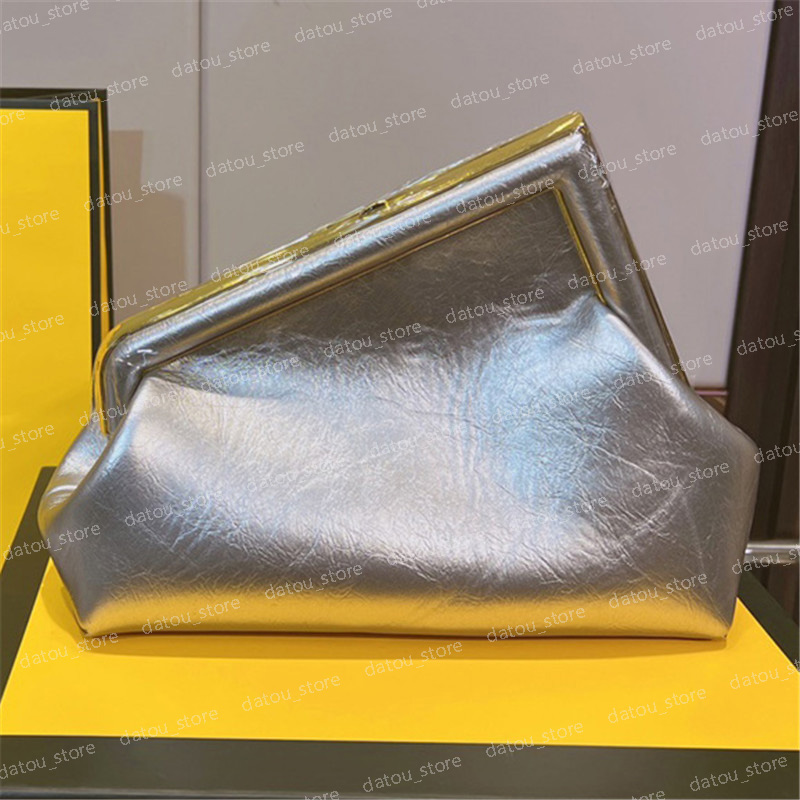 Designer Cloud First Bag Womens Luxury Handbags Shoulder Bags Ladies Crossbody Clutch Evening Bag Womens Wallet Small Totes Purses Tote 22ss
Designer Cloud First Bag Womens Luxury Handbags Shoulder Bags Ladies Crossbody Clutch Evening Bag Womens Wallet Small Totes Purses Tote 22ss